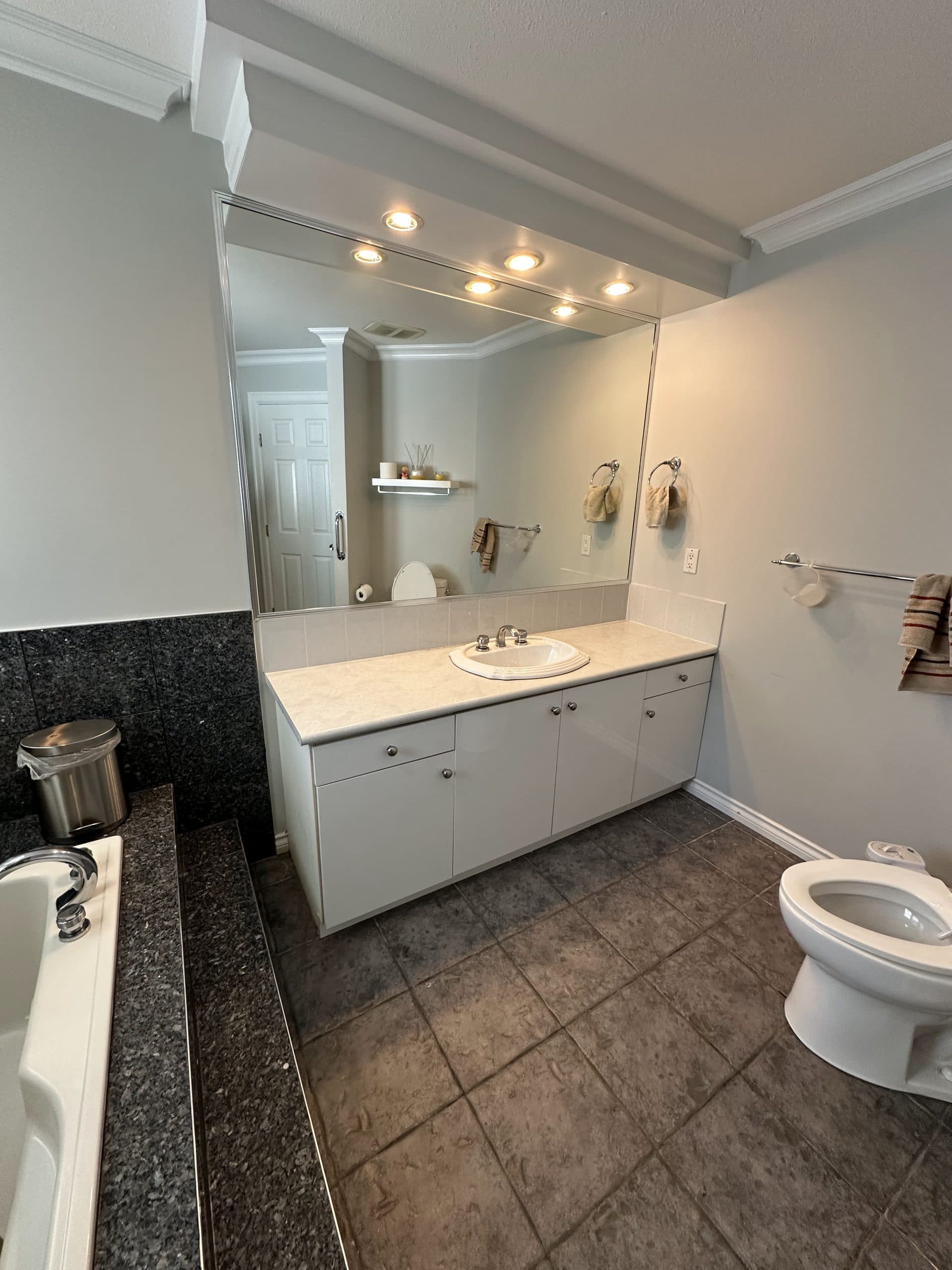 Bathroom before renovation